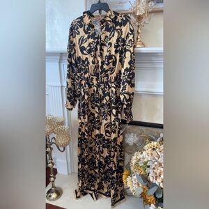 Elegant Black and Tan Floral jumpsuit ✨✨